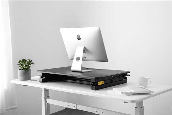 M04-1 Desk riser with laptop